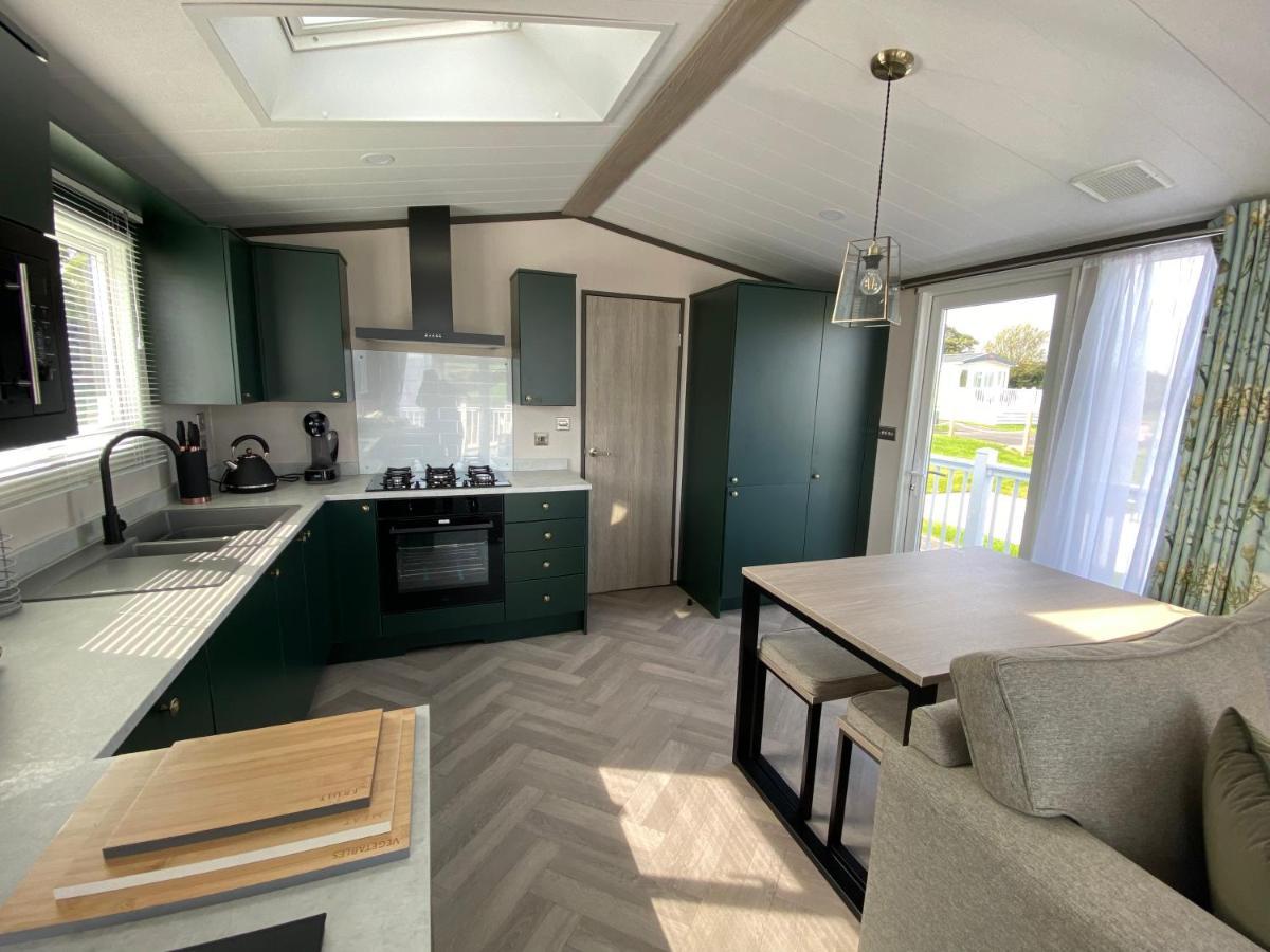 Riverwood Lodge New Quay Exterior foto